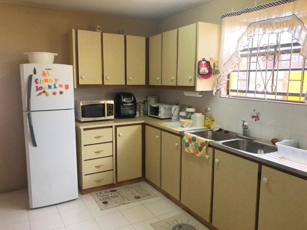 Donamae 2 Story Barbados House Villa Bridgetown Eksteriør bilde
