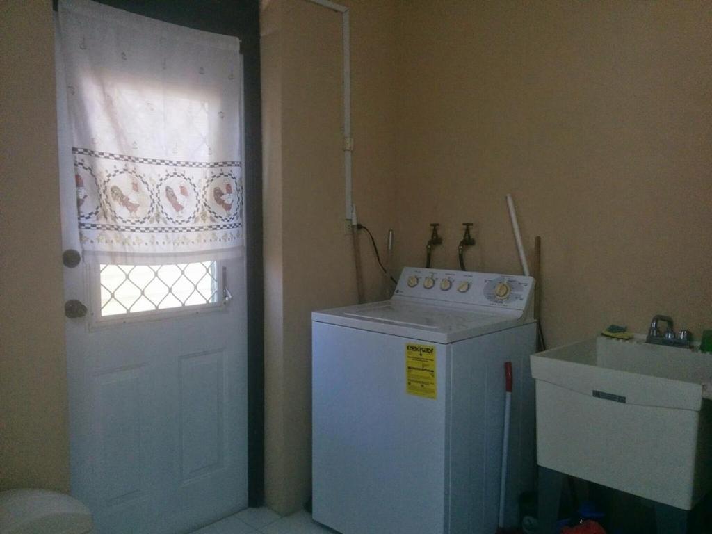 Donamae 2 Story Barbados House Villa Bridgetown Eksteriør bilde